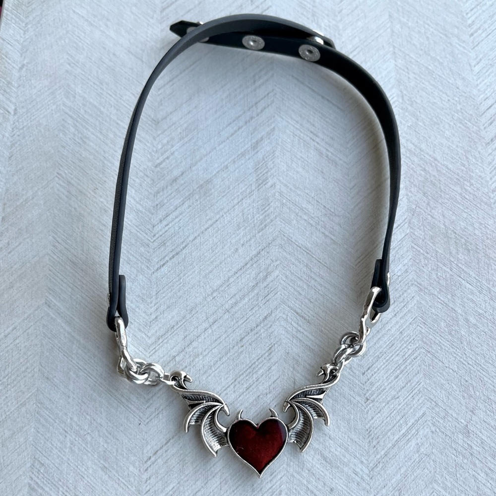 Black leather choker red heart with bat wings and devil horns valentine goth - Picture 10 of 16